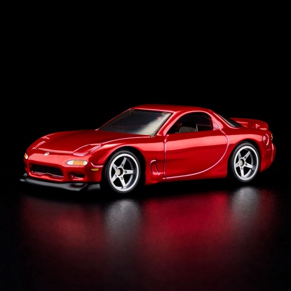 Hot Wheels Collector: 1993 Mazda RX-7 R1 Twin turbo - Picture 7 of 11